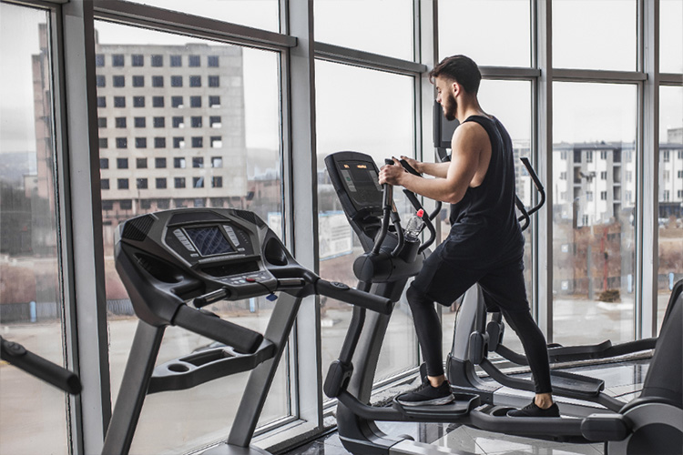 Young bodybuilder running cardio workout